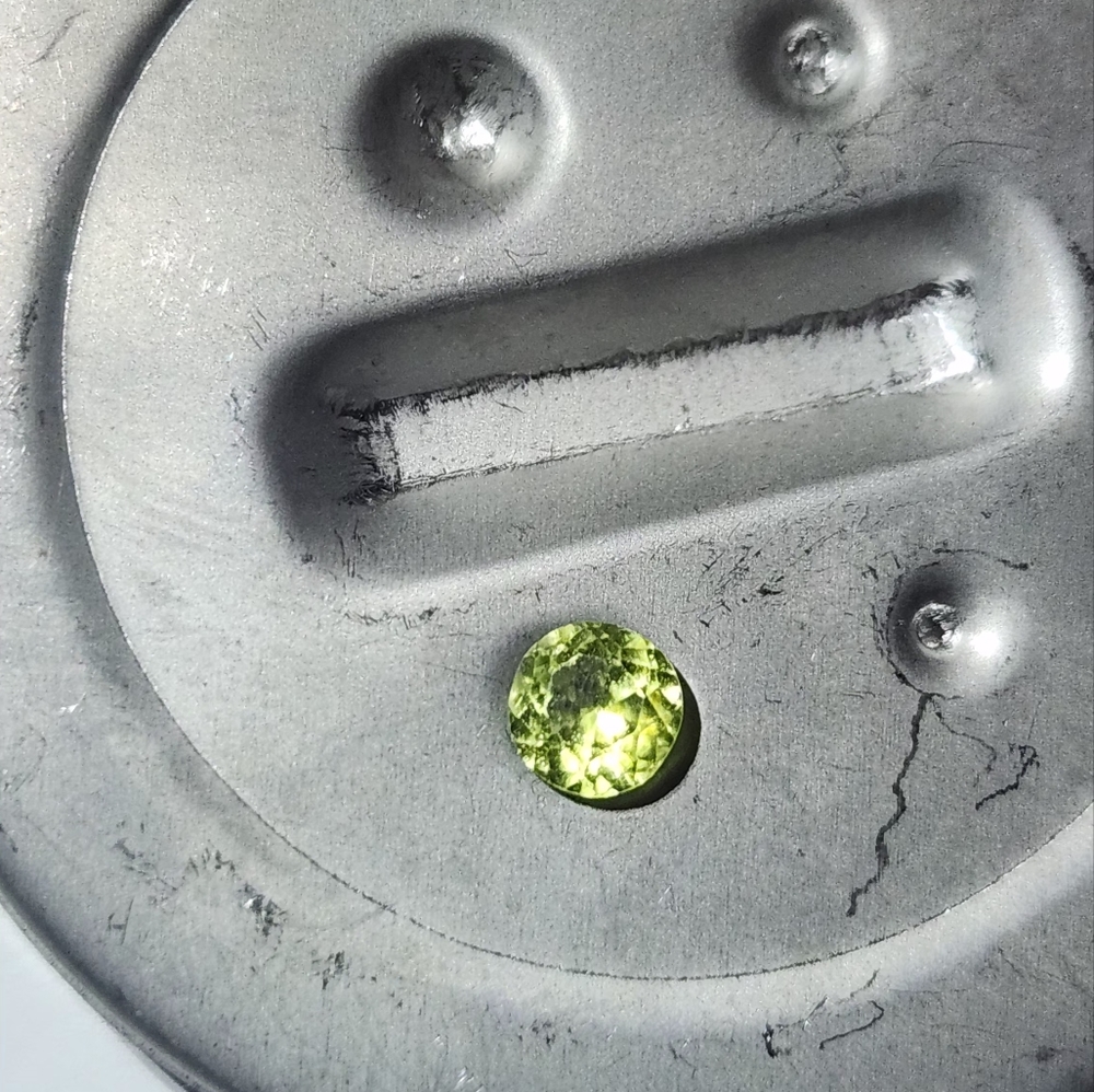 Peridot stone - Picture 4 of 11